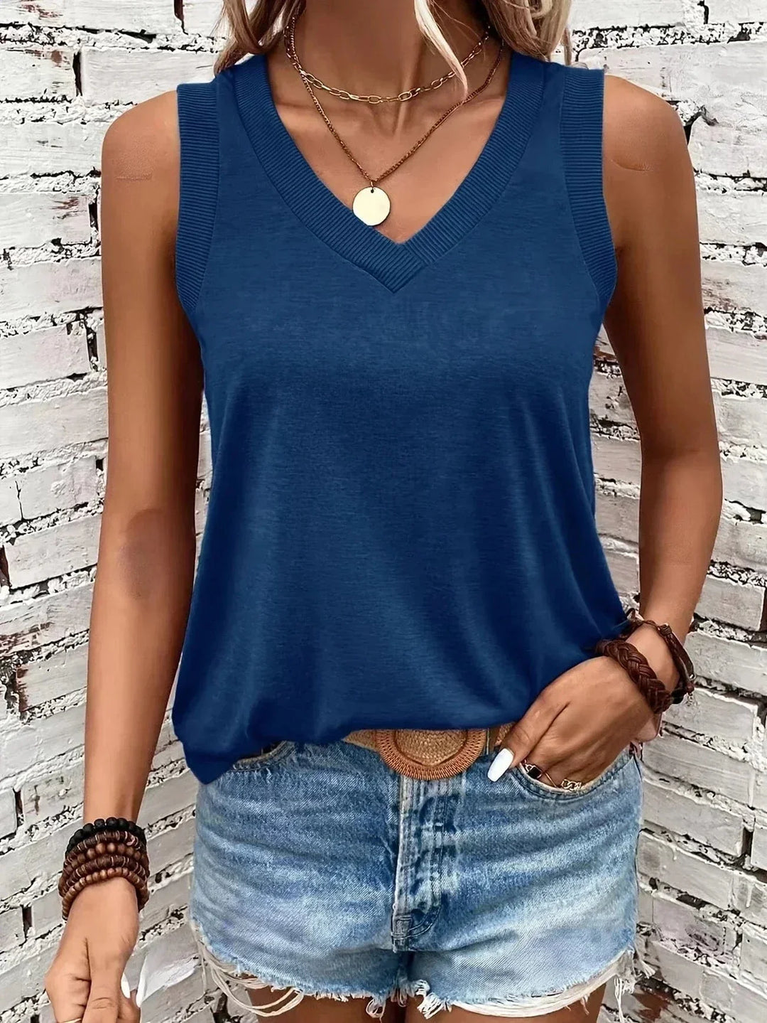 ASSILA | V-NECK TOP