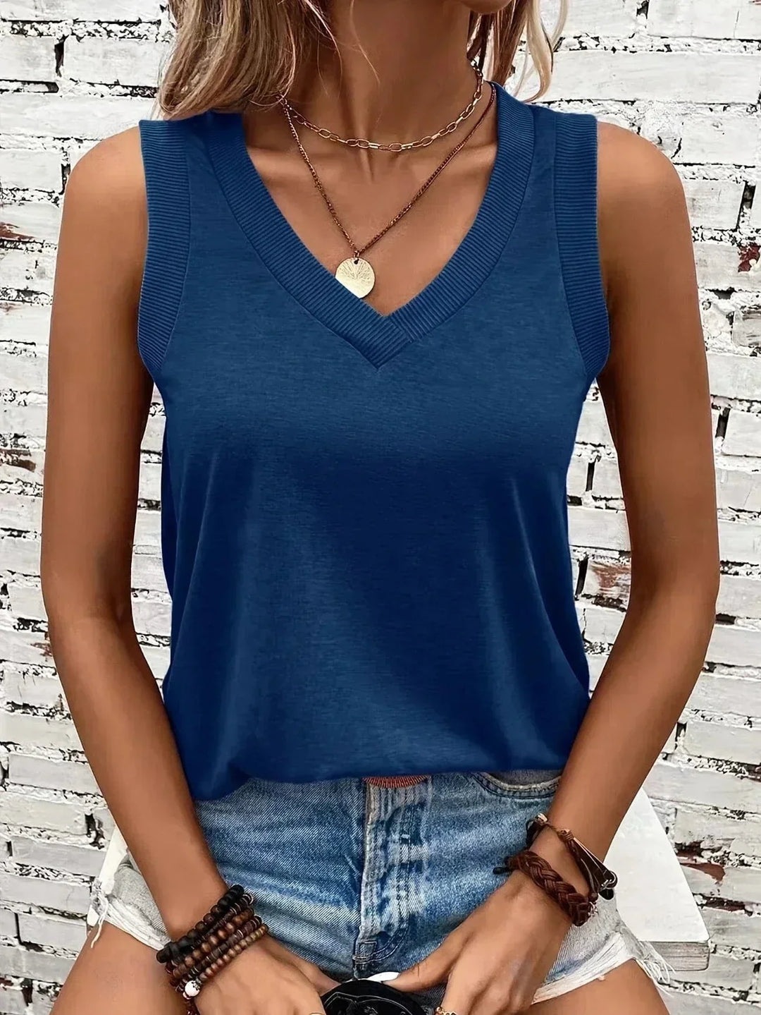 ASSILA | V-NECK TOP