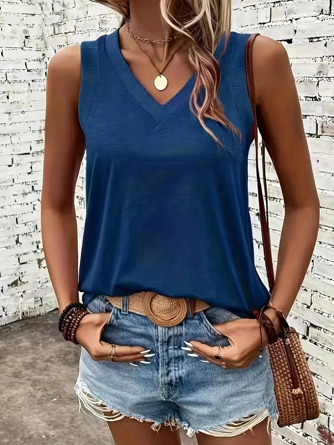 ASSILA | V-NECK TOP