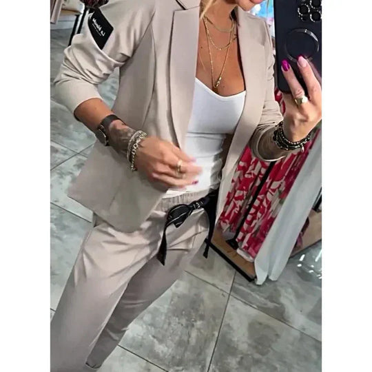 AMELIA | TAILORED SET WITH SOFT BLAZER AND CASUAL JOGGERS