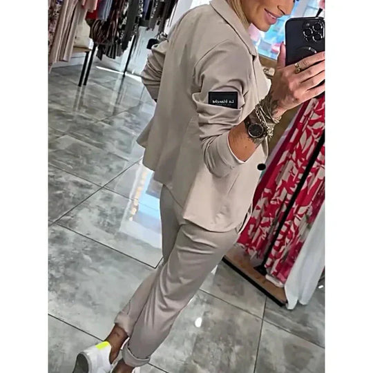 AMELIA | TAILORED SET WITH SOFT BLAZER AND CASUAL JOGGERS