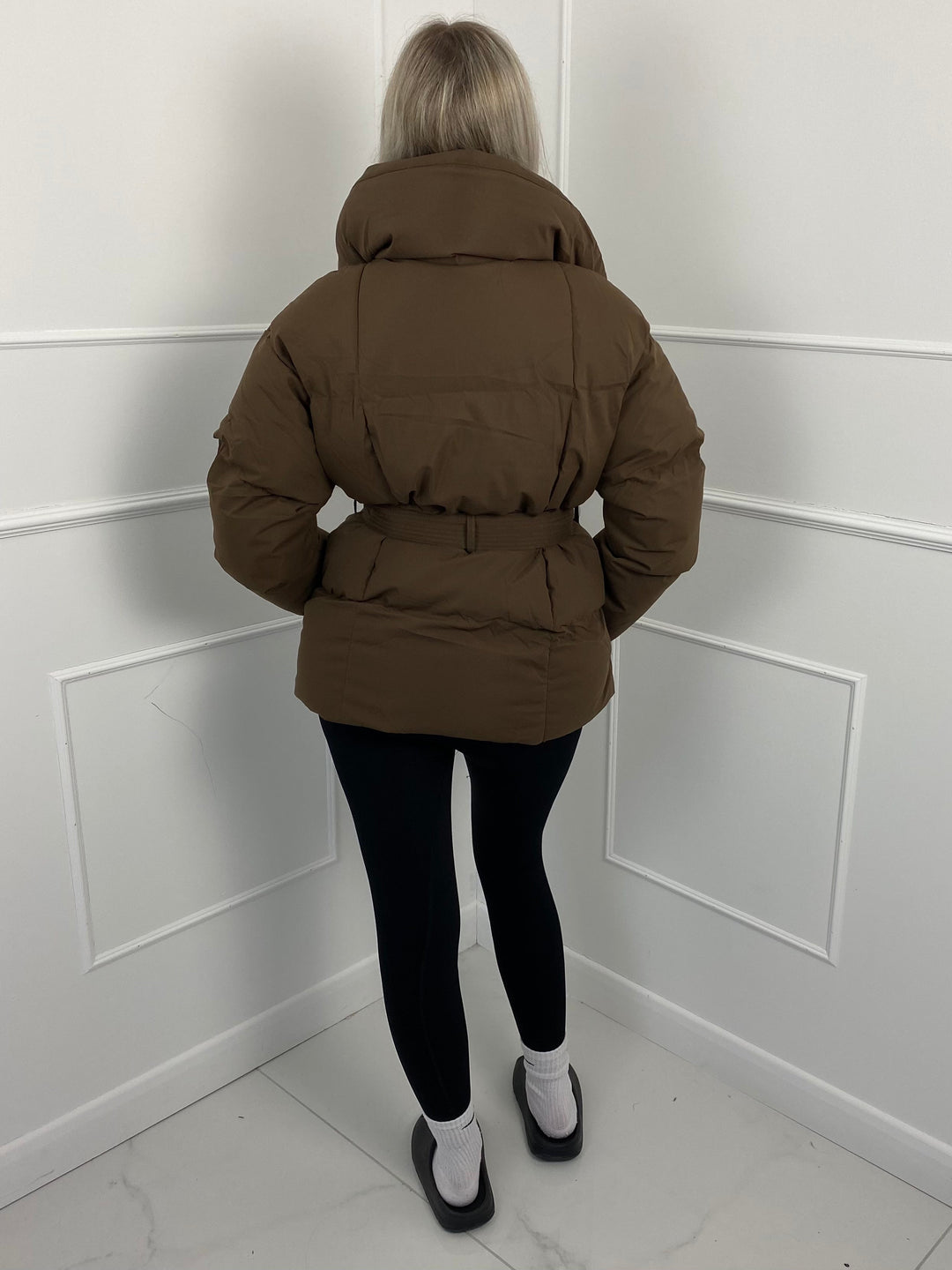 SKYE | SHORT PUFFER JACKET WITH BELTED WAIST