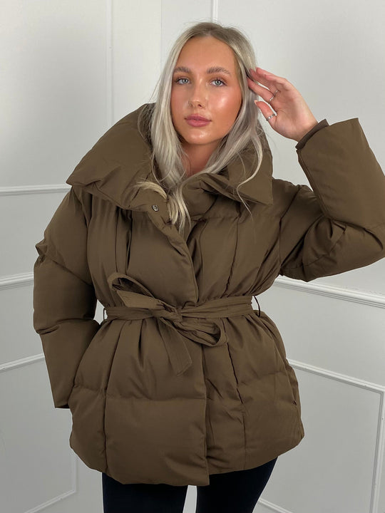 SKYE | SHORT PUFFER JACKET WITH BELTED WAIST