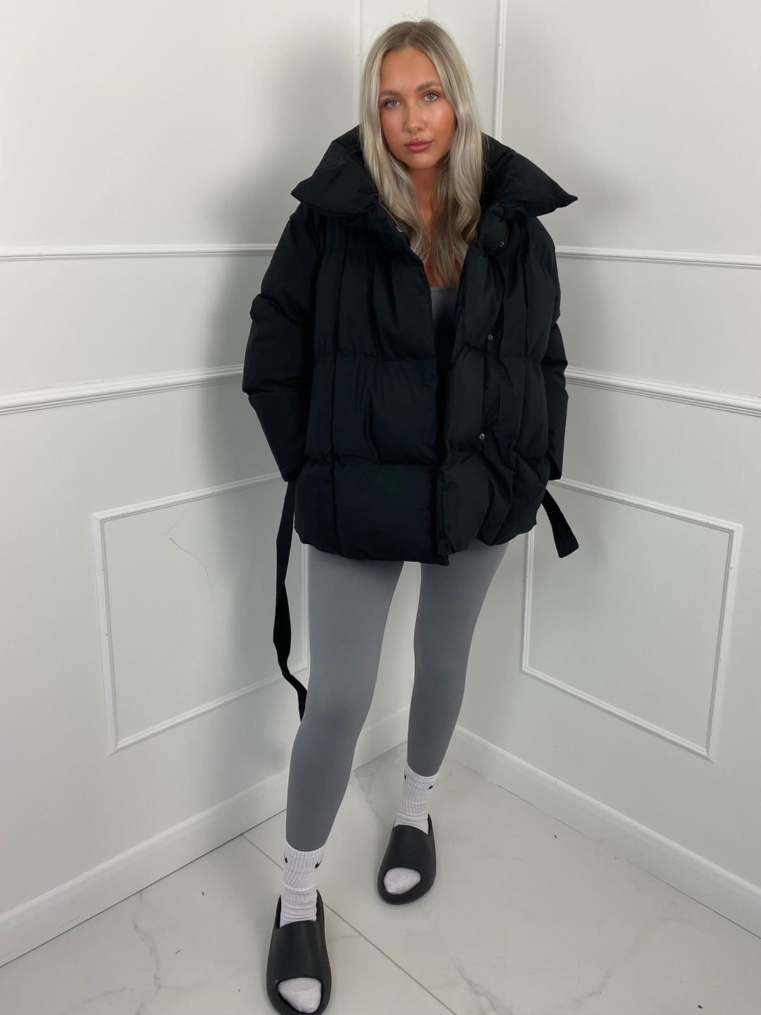 SKYE | SHORT PUFFER JACKET WITH BELTED WAIST