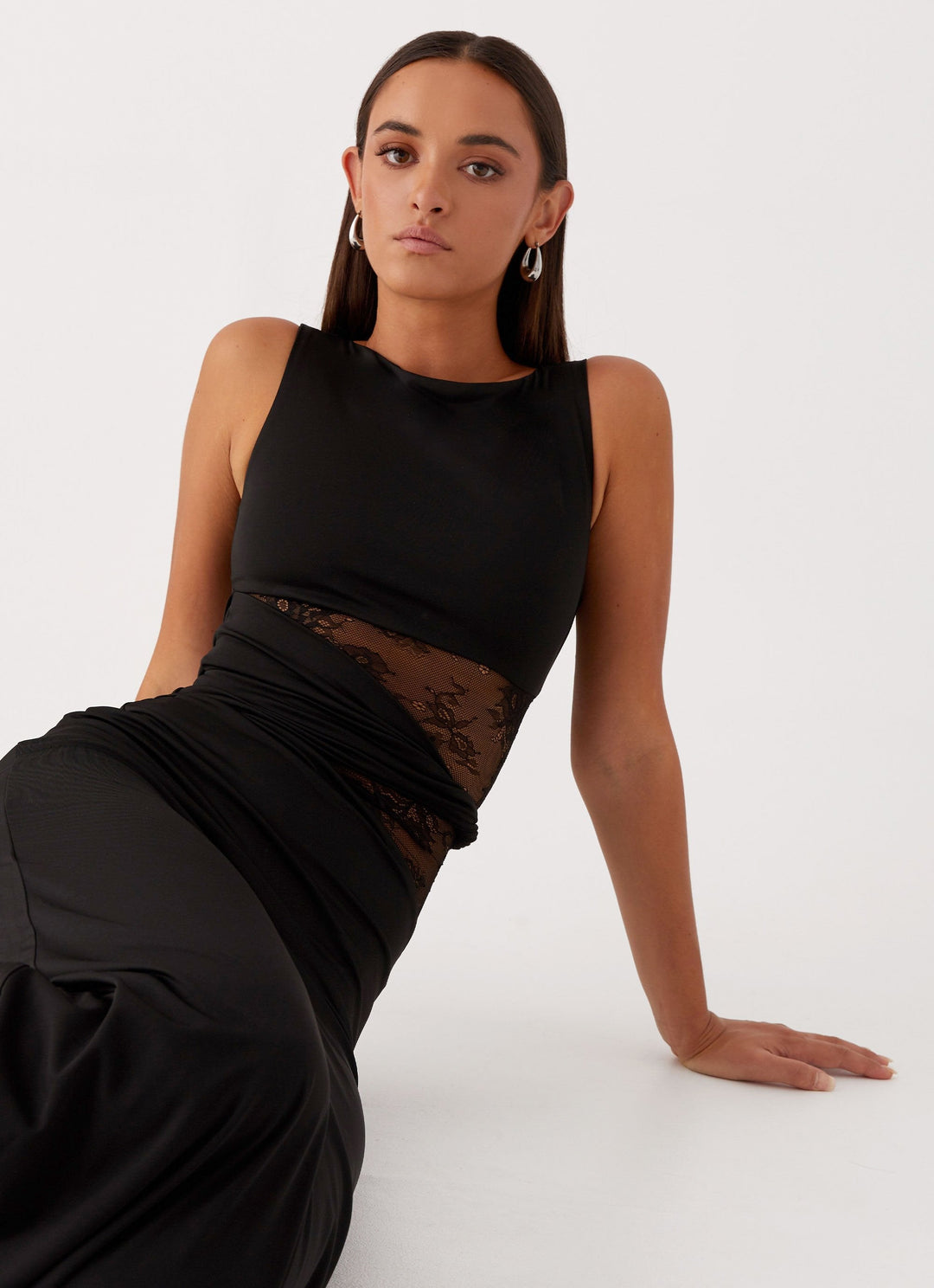LAYLA | FIGURE-HUGGING MAXI DRESS WITH SUBTLE CUTOUTS AND LACING