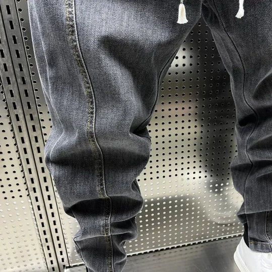 ETHAN | THE ALLIANCE BETWEEN DENIM STYLE AND JOGGER COMFORT